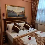 לינה וארוחת בוקר Emirhan Hotel, Sultanahmet 4*