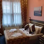 לינה וארוחת בוקר Emirhan Hotel, Sultanahmet 4*