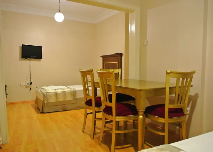 Emirhan Hotel, Sultanahmet Alojamento de Acomodação e Pequeno-almoço 4*