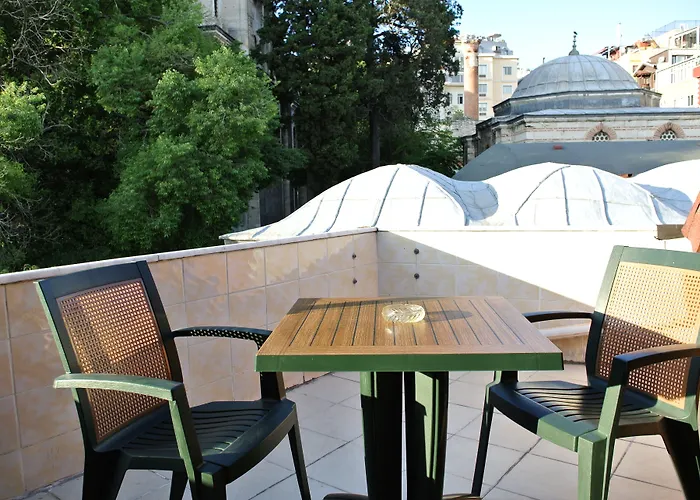 Alojamento de Acomodação e Pequeno-almoço Emirhan Hotel, Sultanahmet