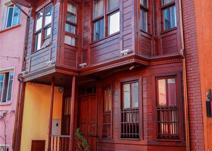 Emirhan Hotel, Sultanahmet Alojamento de Acomodação e Pequeno-almoço 4*