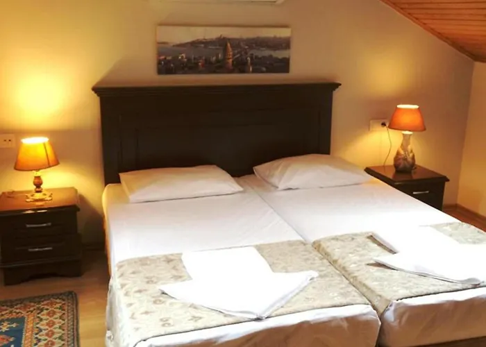 Emirhan Hotel, Sultanahmet Alojamento de Acomodação e Pequeno-almoço 4*