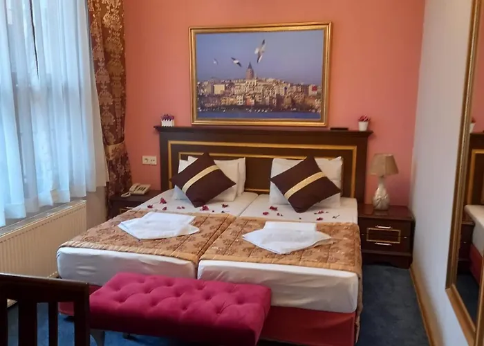 Emirhan Hotel, Sultanahmet Alojamento de Acomodação e Pequeno-almoço 4*