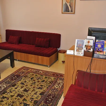 לינה וארוחת בוקר Emirhan Hotel, Sultanahmet 4*