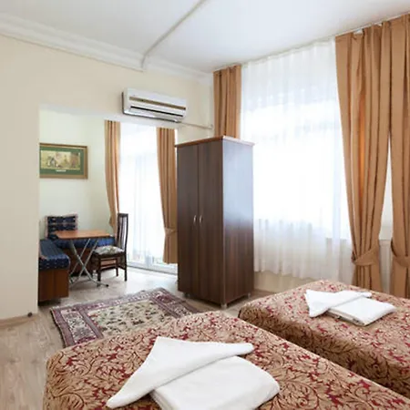 לינה וארוחת בוקר Emirhan Hotel, Sultanahmet 4*