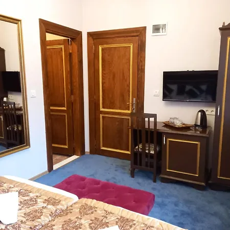 לינה וארוחת בוקר Emirhan Hotel, Sultanahmet 4*